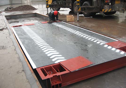 100噸防爆電子汽車衡 18米長(zhǎng)地磅價(jià)格